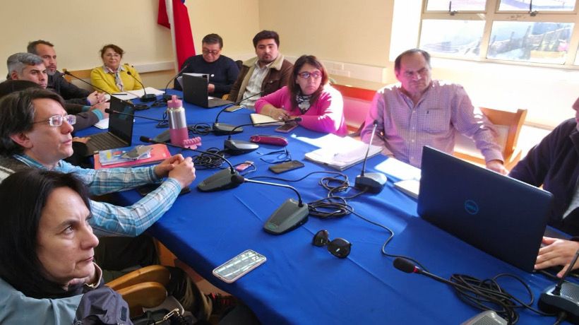 Avanzan gestiones para construir recinto deportivo en Mocopulli