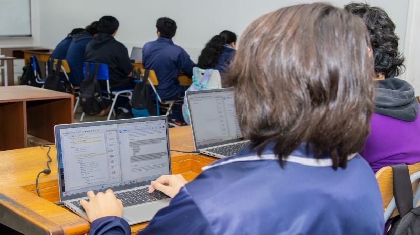 Más de 100 estudiantes del SLEP Iquique se certificarán en Programación con Python Más de 100 estudiantes del SLEP Iquique se certificarán en Programación con Python