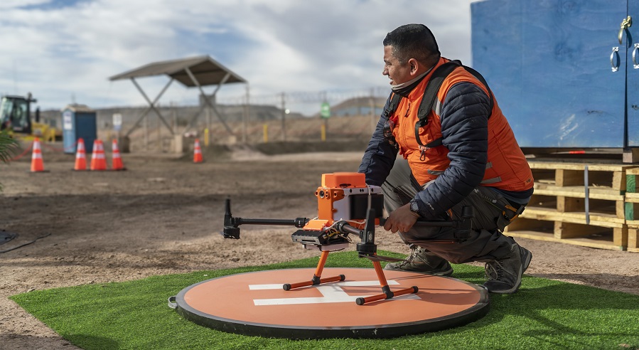 Proyecto SierraDrone recibió premio AIA 2025 por aporte tecnológico Proyecto SierraDrone recibió premio AIA 2025 por aporte tecnológico