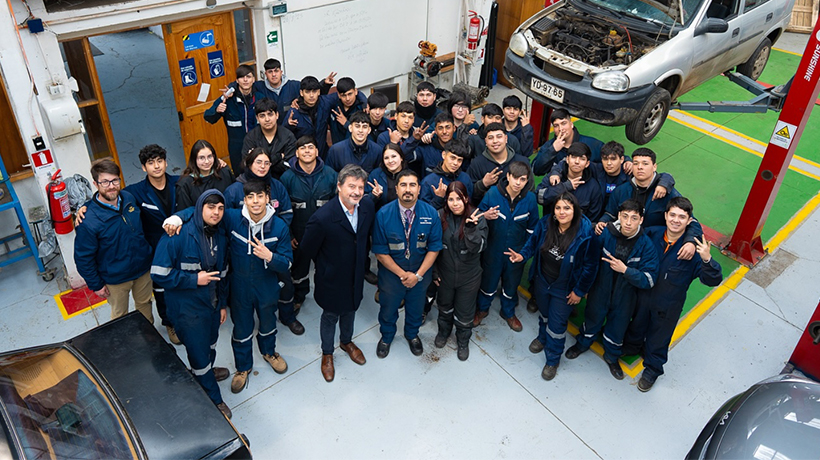 Puerto San Antonio y Fundación Chile impulsan programa que beneficia a 500 alumnos técnicos de la provincia Puerto San Antonio y Fundación Chile impulsan programa que beneficia a 500 alumnos técnicos de la provincia