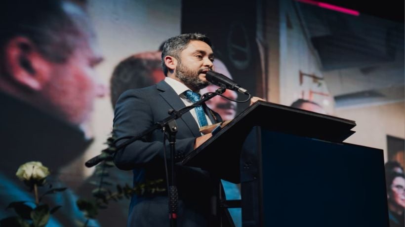 Gobernador Carvajal responde a candidato boliviano: “Avalar el robo de autos en Chile es inaceptable para las familias de Tarapacá” Gobernador Carvajal responde a candidato boliviano: “Avalar el robo de autos en Chile es inaceptable para las familias de Tarapacá”