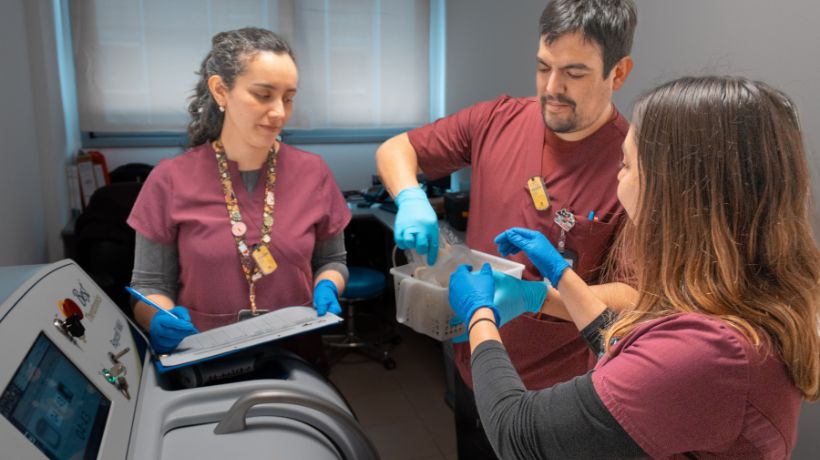 Hospital Regional de Antofagasta estrena equipo único en Chile para transfusiones en pacientes de alto riesgo