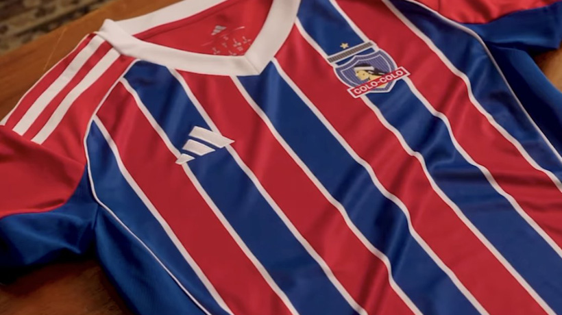Colo Colo presentó tercera camiseta que mezcla el rojo, azul y blanco Colo Colo presentó tercera camiseta que mezcla el rojo, azul y blanco
