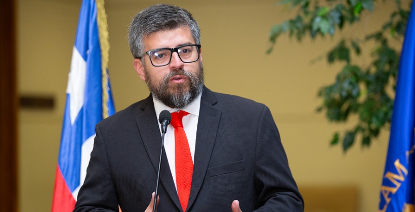 Diputado Araya insiste en no dar voto a los extranjeros: "El Presidente de Chile, lo debemos decidir los chilenos" Diputado Araya insiste en no dar voto a los extranjeros: "El Presidente de Chile, lo debemos decidir los chilenos"