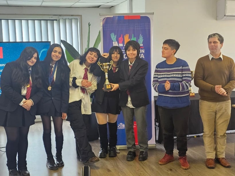 Liceo Bicentenario Ingeniero Ricardo Fenner Ruedi de La Unión representará a Los Ríos en torneo de debates nacional