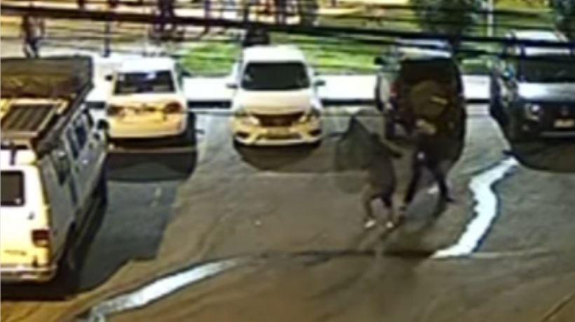 Violenta riña con disparos en la Plaza de los Gatos en Antofagasta: sujeto fue detenido Violenta riña con disparos en la Plaza de los Gatos en Antofagasta: sujeto fue detenido