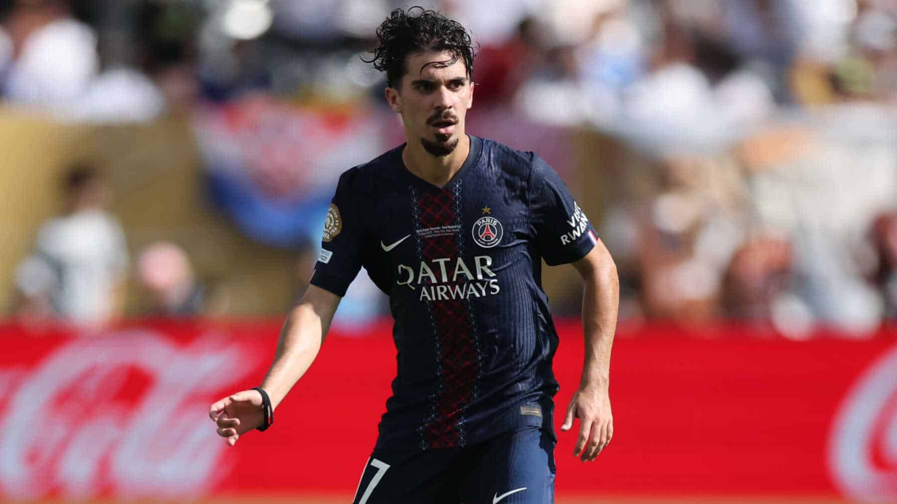 Vitinha desea un "buen puesto" en el Balón de Oro tras su "temporada de ensueño" Vitinha desea un "buen puesto" en el Balón de Oro tras su "temporada de ensueño"