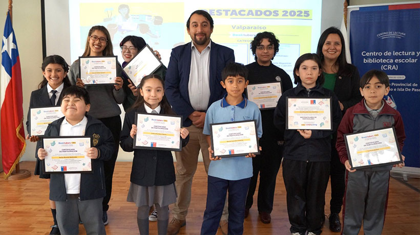 Nueve estudiantes de la Región de Valparaíso fueron destacaron en la ‘Booktubers CRA 2025’ Nueve estudiantes de la Región de Valparaíso fueron destacaron en la ‘Booktubers CRA 2025’