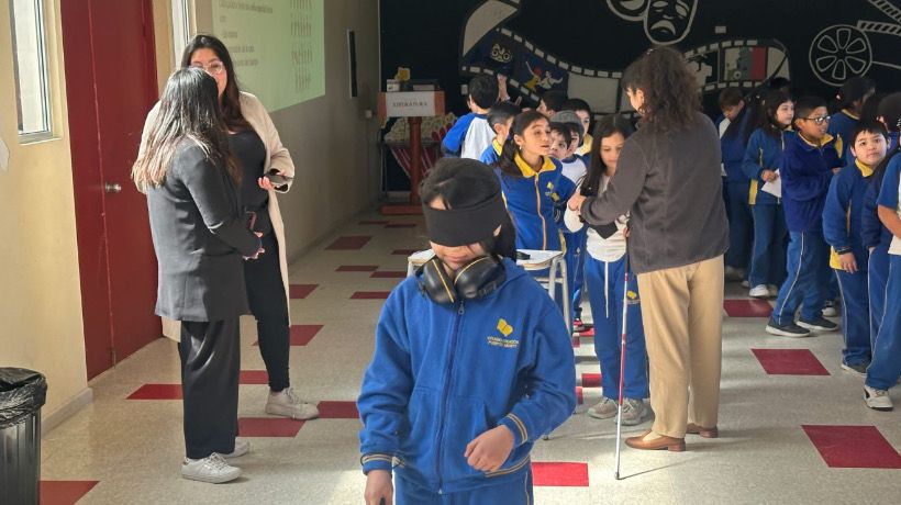 Taller &quot;Ponte en mi lugar&quot; promueve la inclusión y genera conciencia en estudiantes y docentes