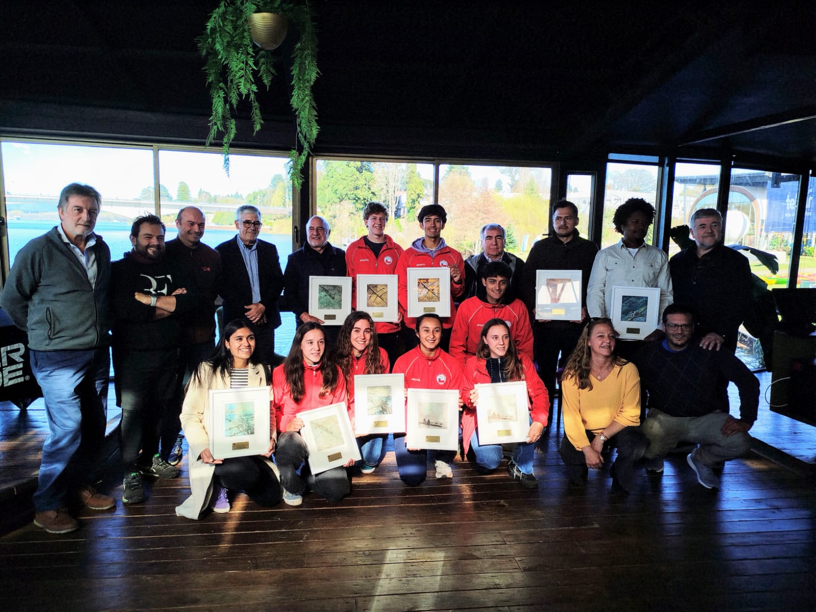 Phoenix homenajeó a los deportistas que brillaron en JJPP Junior Phoenix homenajeó a los deportistas que brillaron en JJPP Junior