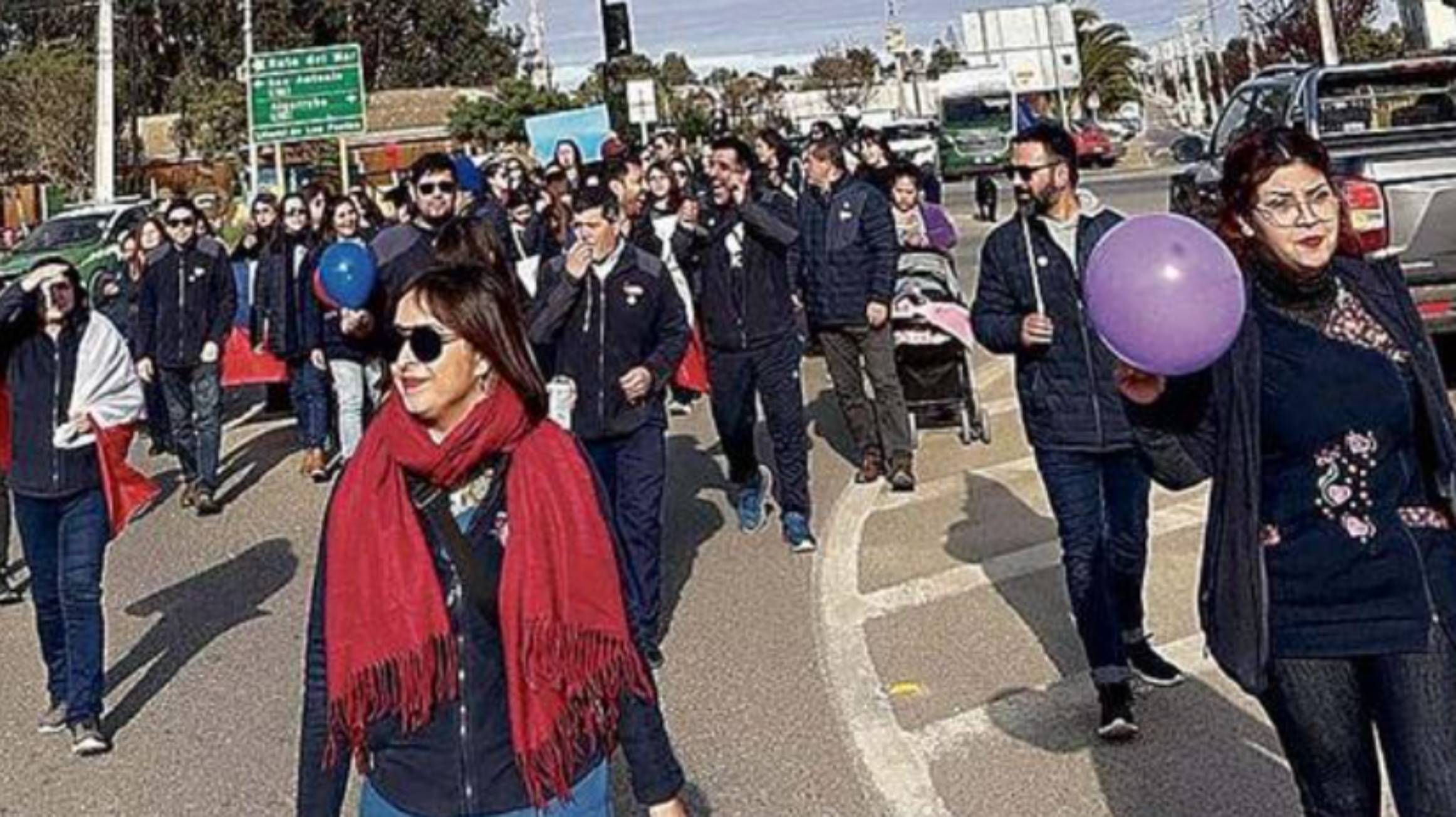 Profesores de El Tabo exigen disculpas públicas al alcalde tras declaraciones en concejo municipal