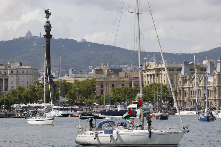 La Flotilla Sumud rumbo a Gaza hace escala en Túnez a la espera de que se unan más barcos