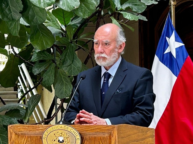 Senador Flores suspende Comisión de Salud en Valdivia ante imposibilidad de asistencia de ministra y subsecretarios Senador Flores suspende Comisión de Salud en Valdivia ante imposibilidad de asistencia de ministra y subsecretarios