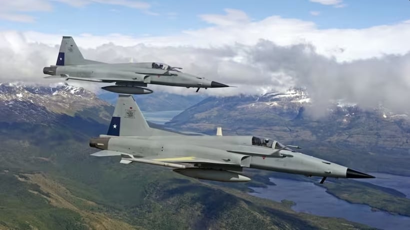 Aviones F-5 de la FACh sobrevolarán Puerto Montt y Puerto Varas esta tarde Aviones F-5 de la FACh sobrevolarán Puerto Montt y Puerto Varas esta tarde