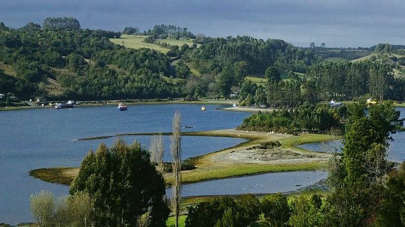 Calbuco obtuvo más de $1.400 millones para agua potable y caminos en Puluqui