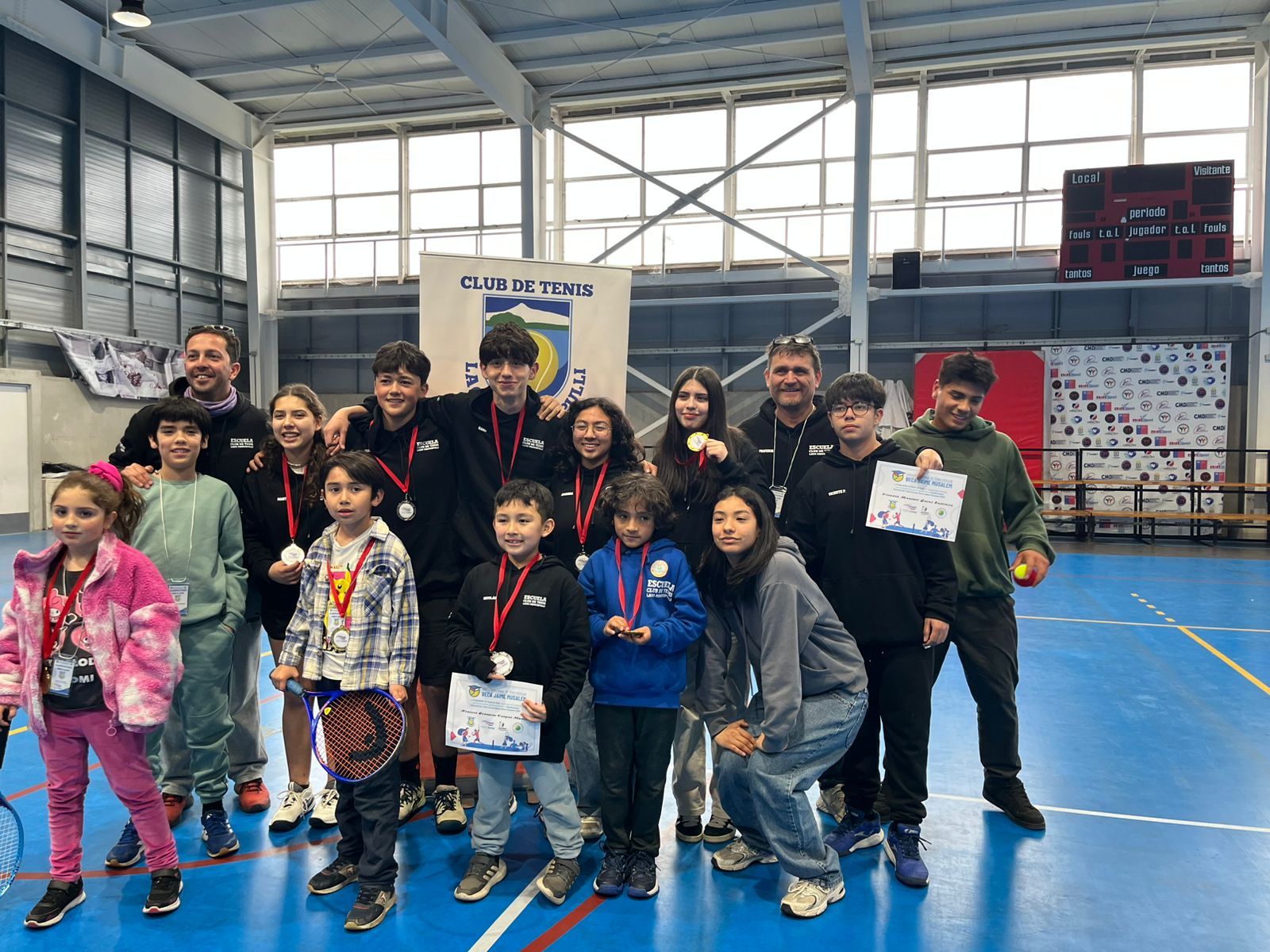 Campeonato Regional clasificó a 32 jóvenes al Nacional de tenis escolar