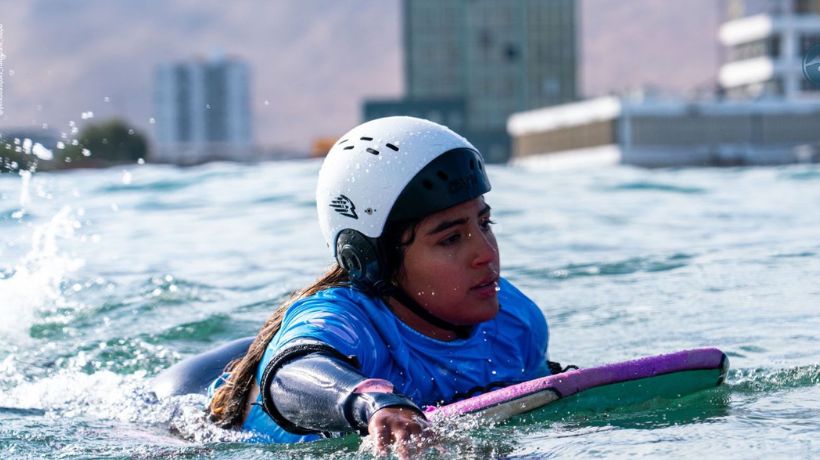 Constanza Soto, la joven antofagastina que buscará el título mundial de bodyboard en Brasil