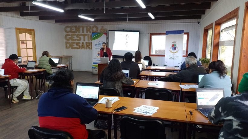 OMIL de Ancud realizó taller de apresto laboral