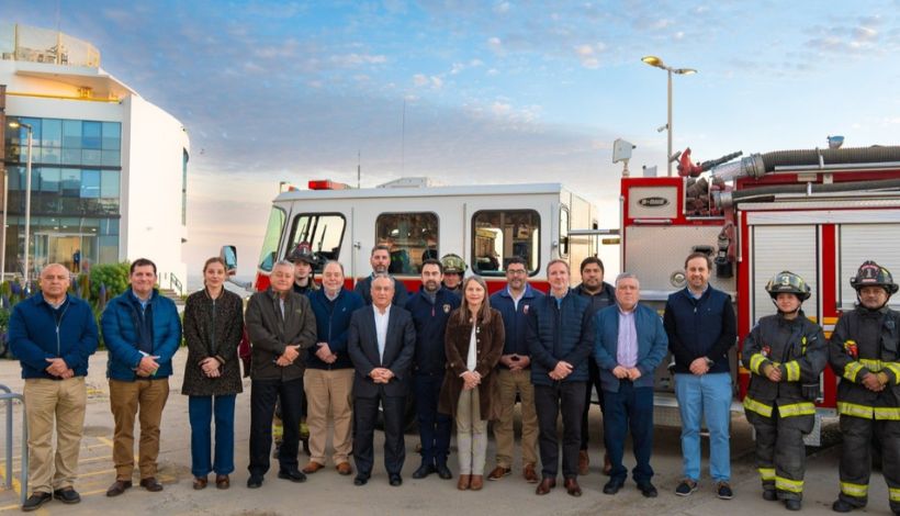 Puerto San Antonio y concesionarios renuevan convenio de apoyo a Bomberos
