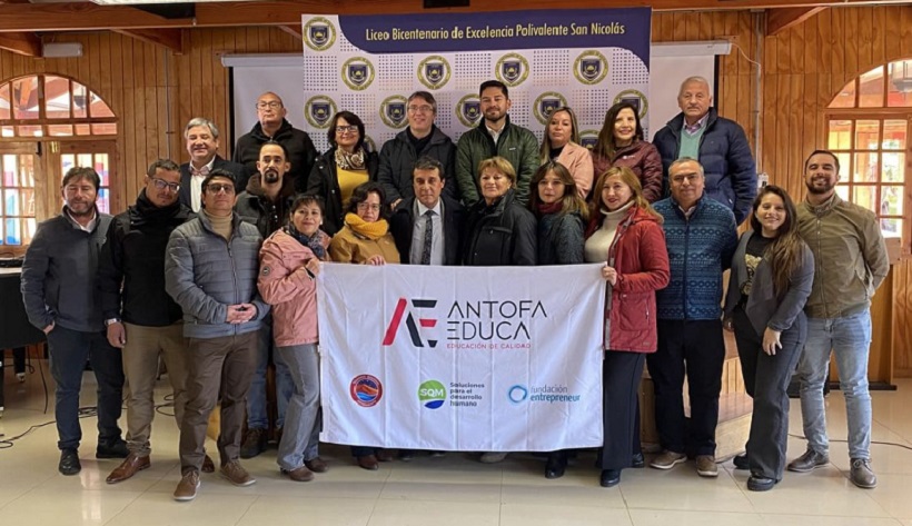 Directivos del SLEP Licancabur conocen experiencias de innovación educativa del Liceo Bicentenario San Nicolás de Ñuble