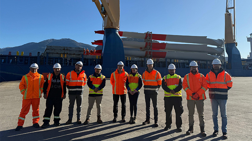 Ultraport Chacabuco concreta inédita descarga de aerogeneradores para parque eólico en Coyhaique