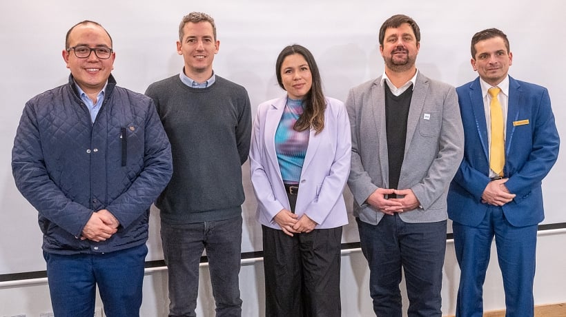 USS entrega visión  económica a gerentes  generales de IRADE