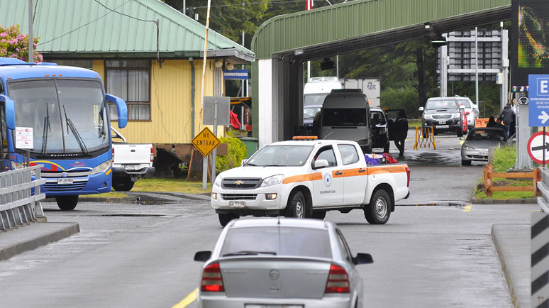 Refuerzan controles y entregan recomendaciones a quienes transitarán por pasos fronterizos en Los Lagos