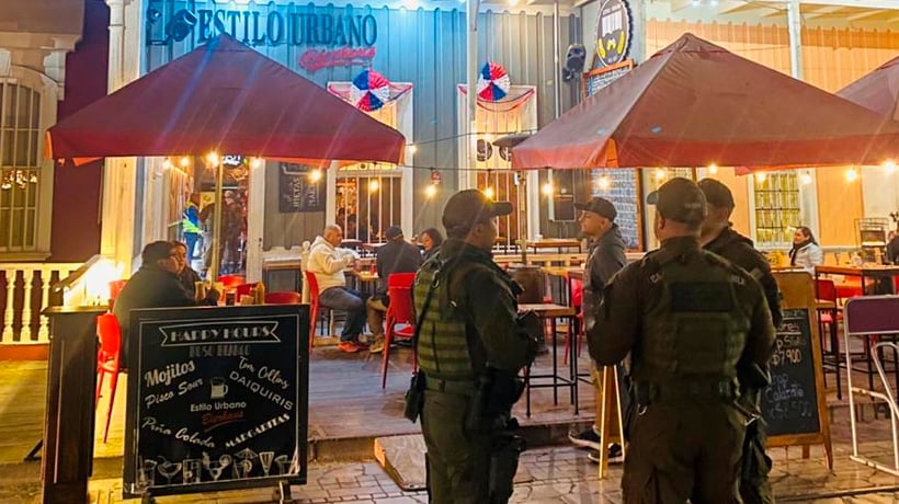 7 detenidos y 5 infracciones a la Ley de Alcoholes dejó operativo fiscalizador de Carabineros en Iquique 7 detenidos y 5 infracciones a la Ley de Alcoholes dejó operativo fiscalizador de Carabineros en Iquique
