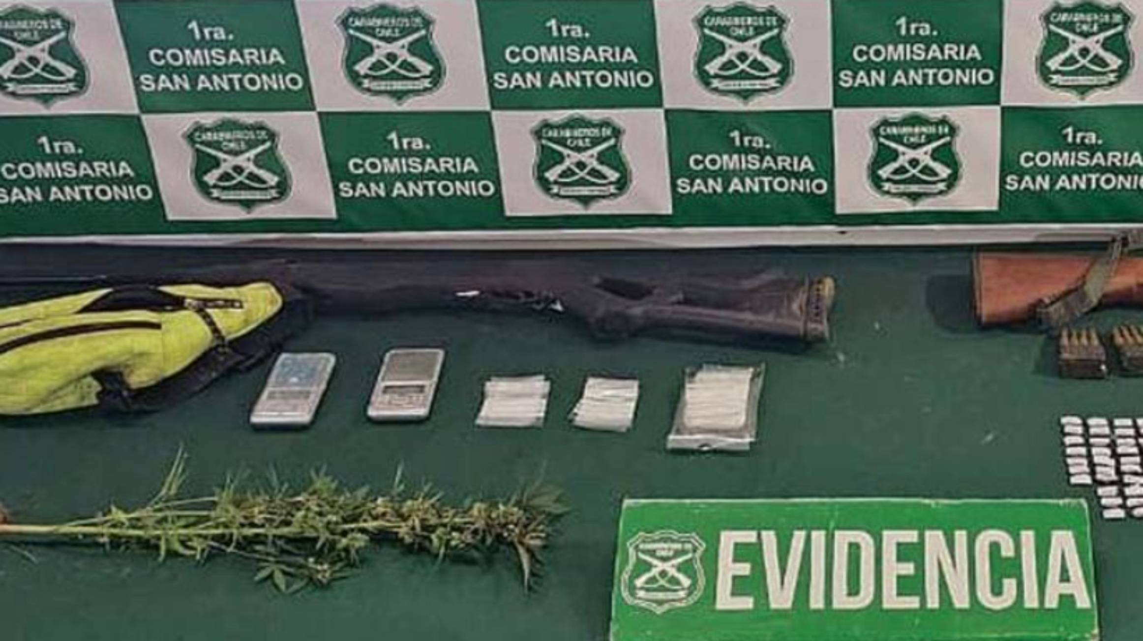Incautan fusil de guerra y drogas a hombre con amplio prontuario en cerro Bellavista