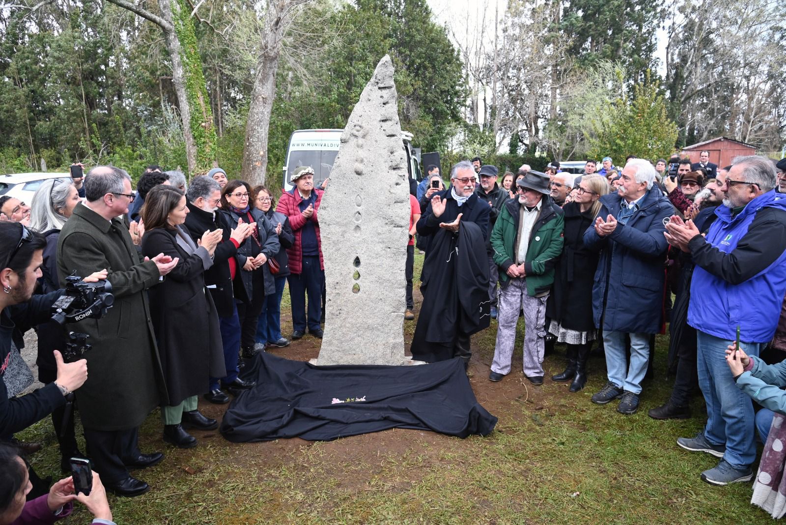 Valdivia inauguró escultura “11 de septiembre” en conmemoración de los 52 años del golpe de Estado Valdivia inauguró escultura “11 de septiembre” en conmemoración de los 52 años del golpe de Estado