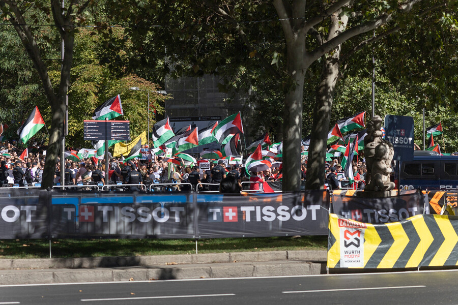 Protestas propalestinas ponen fin antes de tiempo a la Vuelta Ciclista a España Protestas propalestinas ponen fin antes de tiempo a la Vuelta Ciclista a España