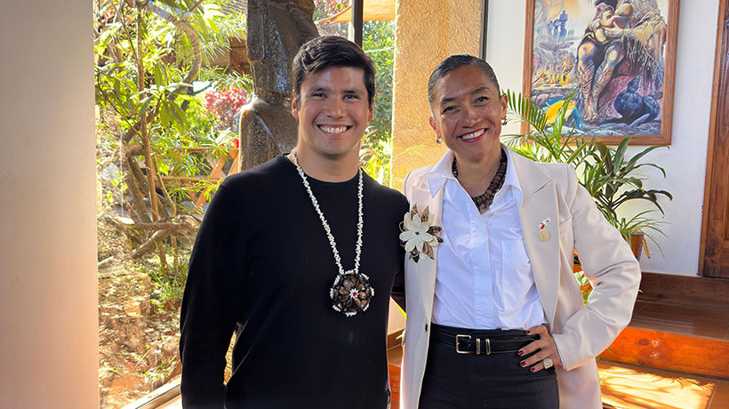 Sebastián González busca convertirse en el primer chileno en rodear Rapa Nui nadando