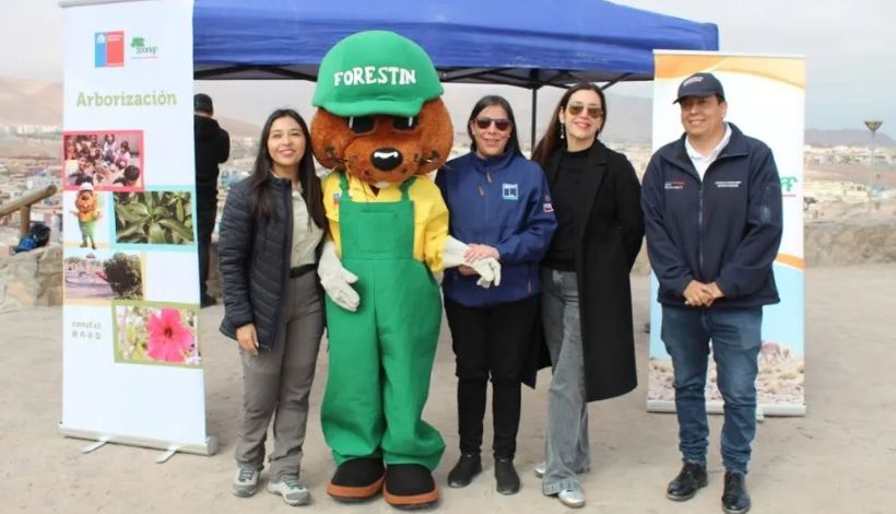 Siembran más de 150 árboles en Alto Hospicio para fortalecer áreas verdes Siembran más de 150 árboles en Alto Hospicio para fortalecer áreas verdes
