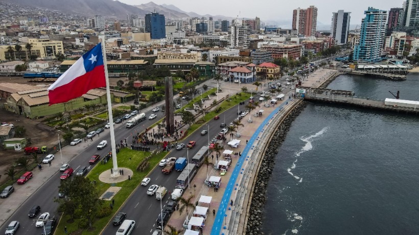 Bandera bicentenario ya se encuentra flameando para estas fiestas patrias en Antofagasta