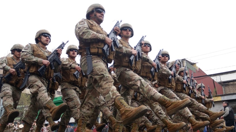 Anuncian cortes y desvíos de tránsito para mañana por desfile de las Glorias del Ejército en Valparaíso