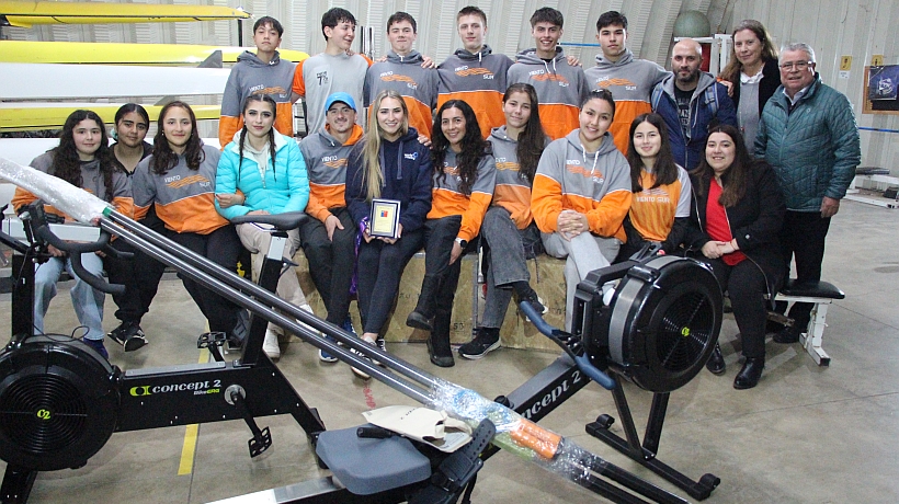 Remeros de Puerto Varas fueron homenajeados por su participación en los Juegos Panamericanos Junior
