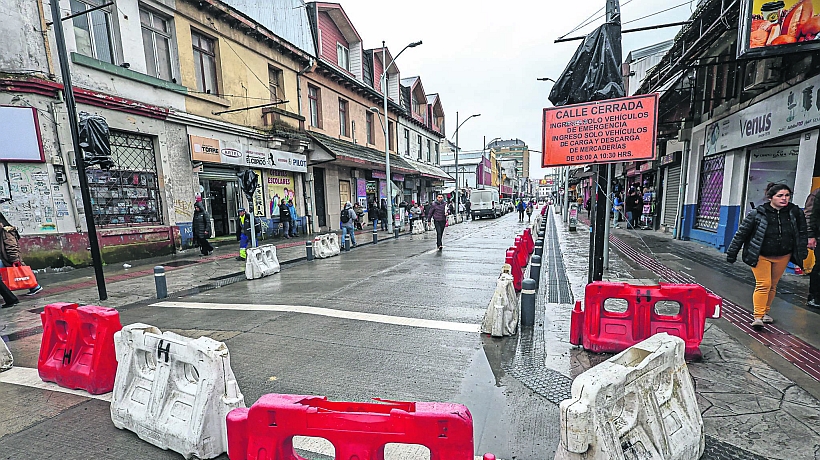 Constructora aseguró que en dos semanas puede abrir la calle Varas de Puerto Montt