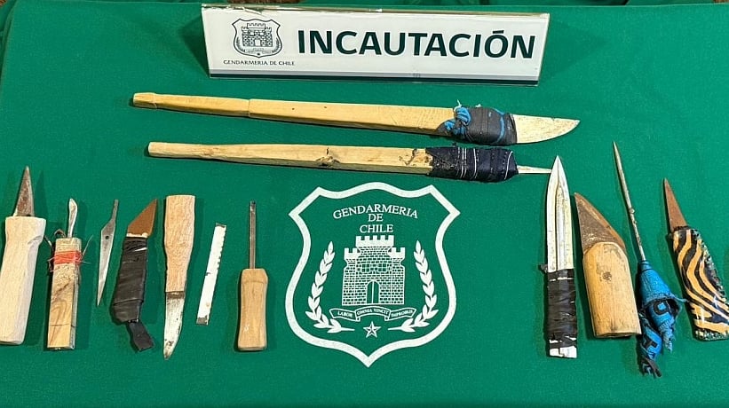 Incautan doce armas blancas y una sierra en cárcel de Castro