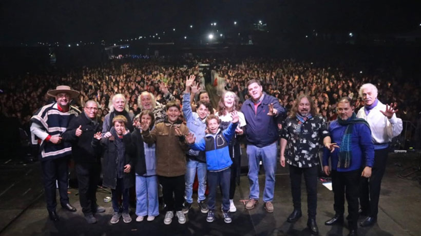 Miles de personas vibraron con Los Jaivas en la segunda noche de la Costumbrista de Catapilco