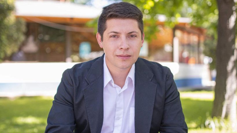 Detienen al alcalde de Vichuquén por conducir en estado de ebriedad y evadir un control policial Detienen al alcalde de Vichuquén por conducir en estado de ebriedad y evadir un control policial