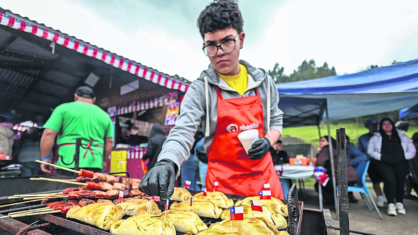Ventas dieciocheras superaron expectativas de comerciantes en Puerto Montt Ventas dieciocheras superaron expectativas de comerciantes en Puerto Montt