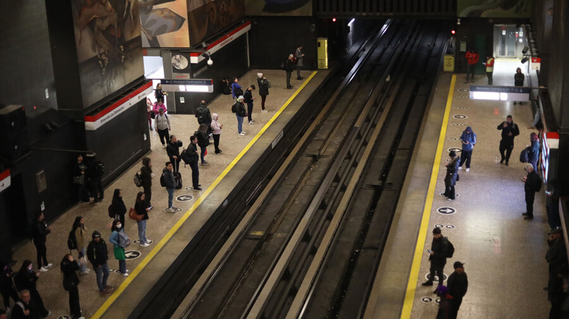 Ministro de Transportes y fallos en el Metro: se está "trabajando para poder reducirlo" Ministro de Transportes y fallos en el Metro: se está "trabajando para poder reducirlo"