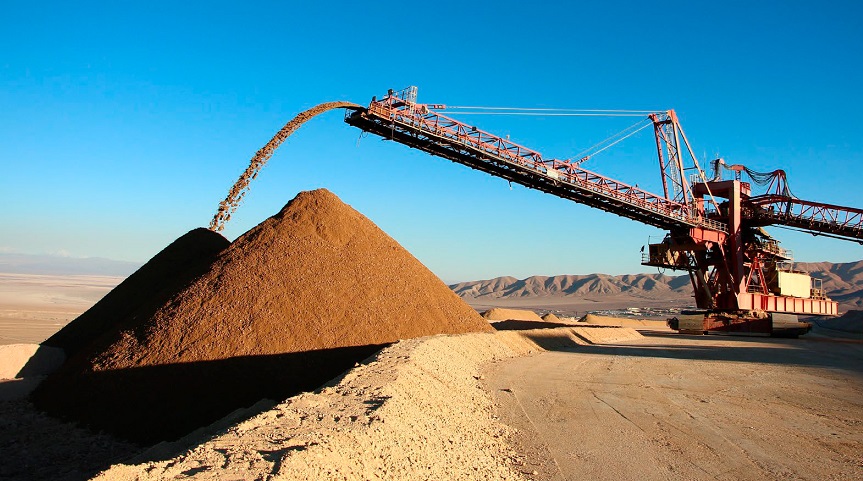 Radomiro Tomic construirá el equipo más grande de Sudamérica para esparcir material en faenas
