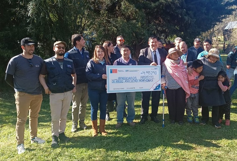 Comunidad indígena de Los Lagos inaugura pozo profundo con energía solar y riego por aspersión gracias a convenio Indap-Conadi