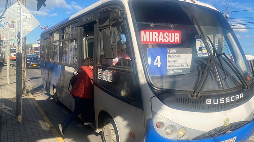 Ladrones encañonan a un chofer de microbús de Osorno y huyen con la recaudación: quedan en prisión preventiva