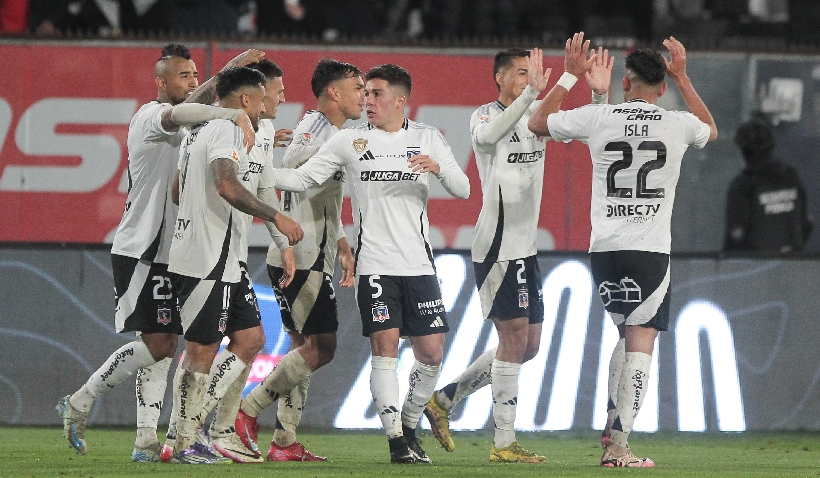 Colo Colo goleó a Deportes Iquique en el Monumental