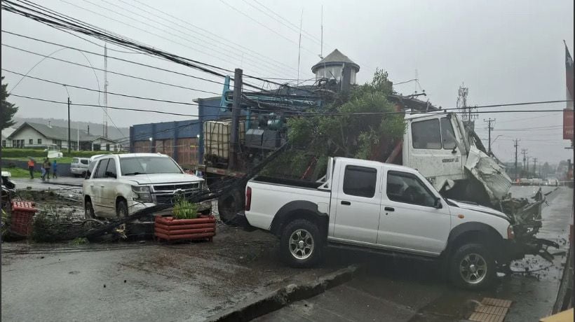 Colisión múltiple en Dalcahue deja 13 personas heridas