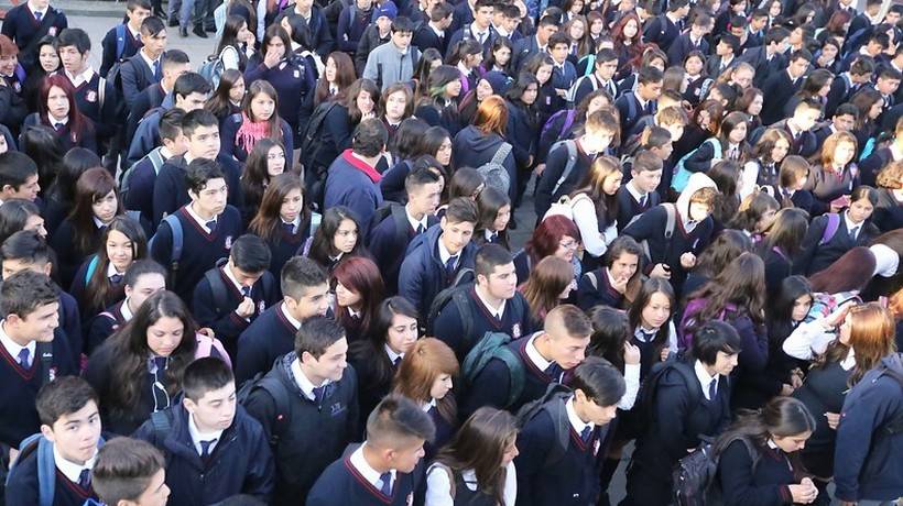 Llaman a aprobar con urgencia proyecto de pórticos en colegios tras grave incidente en San Antonio