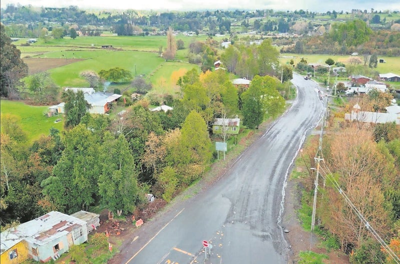 Alcalde de Lago Ranco y senadora Gatica exigen una solución para ruta inconclusa