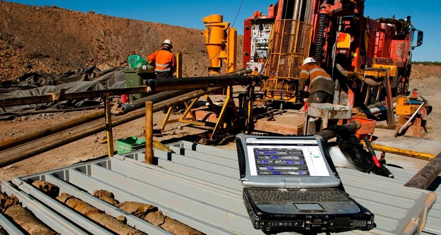 IA en minería: Startup firma contrato con BHP para digitalizar datos geológicos a gran escala